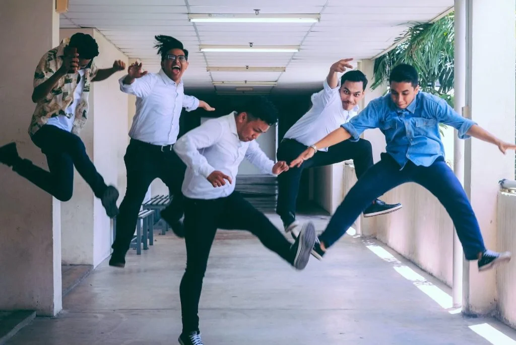 Boost-Employee-Morale-and-Satisfaction-1024x685